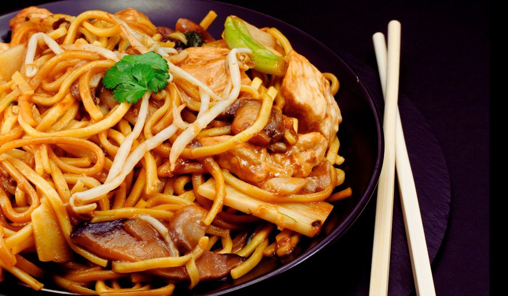 The Ultimate Guide Chow Mein vs Lo Mein - Recipes, Differences & Everything You Need to Know